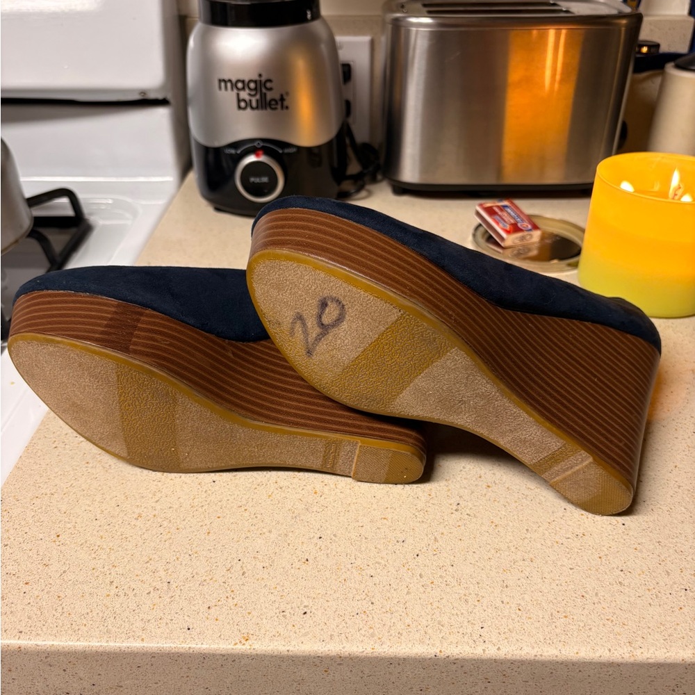 Report Navy Blue Heels with Ankle Strap - Picture 4 of 6